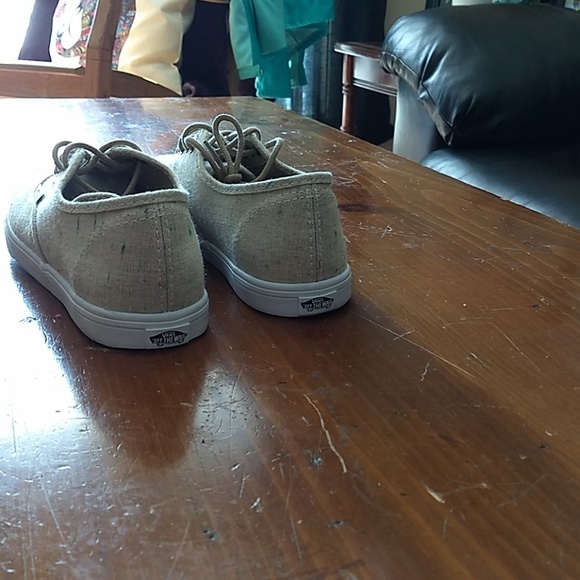 Vans - Picture 3 of 4